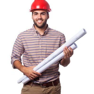 homem-com-modelos-e-capacete